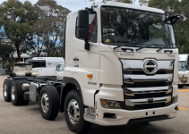 Hino 700 Series 3248 Prime Mover Hino 700 Series 3248 Prime Mover